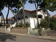 Hébergement Mirca, Brač, Hébergement 2902 - Appartement à proximité de la mer avec une plage de galets.