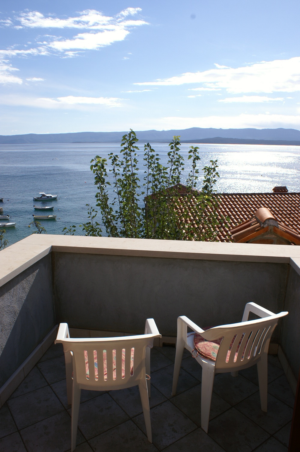 Two bedroom apartment near beach Bol, Brač  A-a