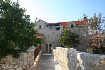 Postira, Brač, Object 2906 - Appartementen with pebble beach.
