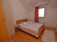 Спальня 2 Postira, Спальня 2 в размещении типа apartment, WiFi.