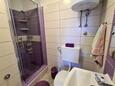 Ванная комната Postira, Ванная комната в размещении типа apartment, Домашние животные допускаются и WiFi.