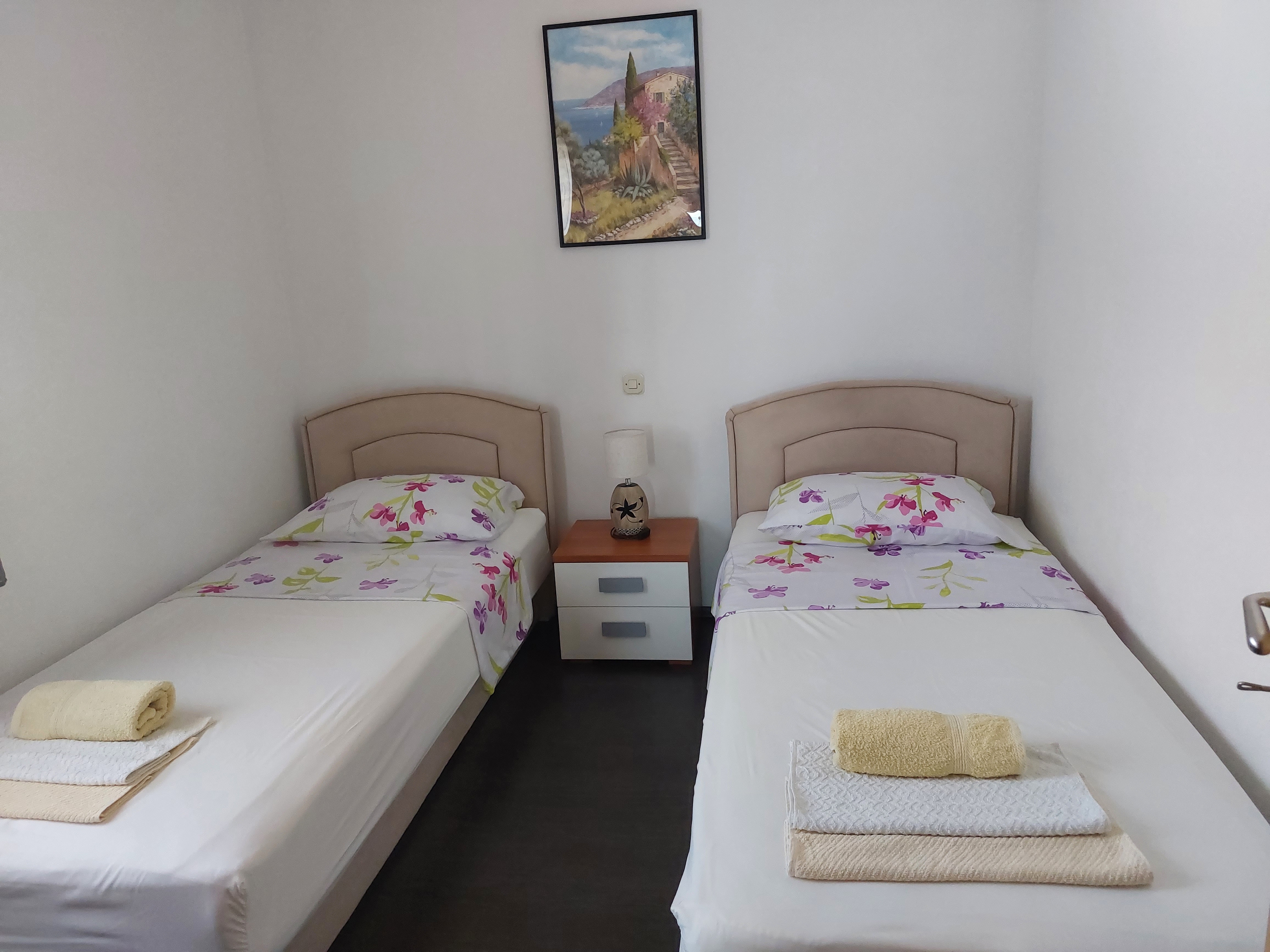 Two bedroom apartment with terrace and sea view Postira, Brač  A-c