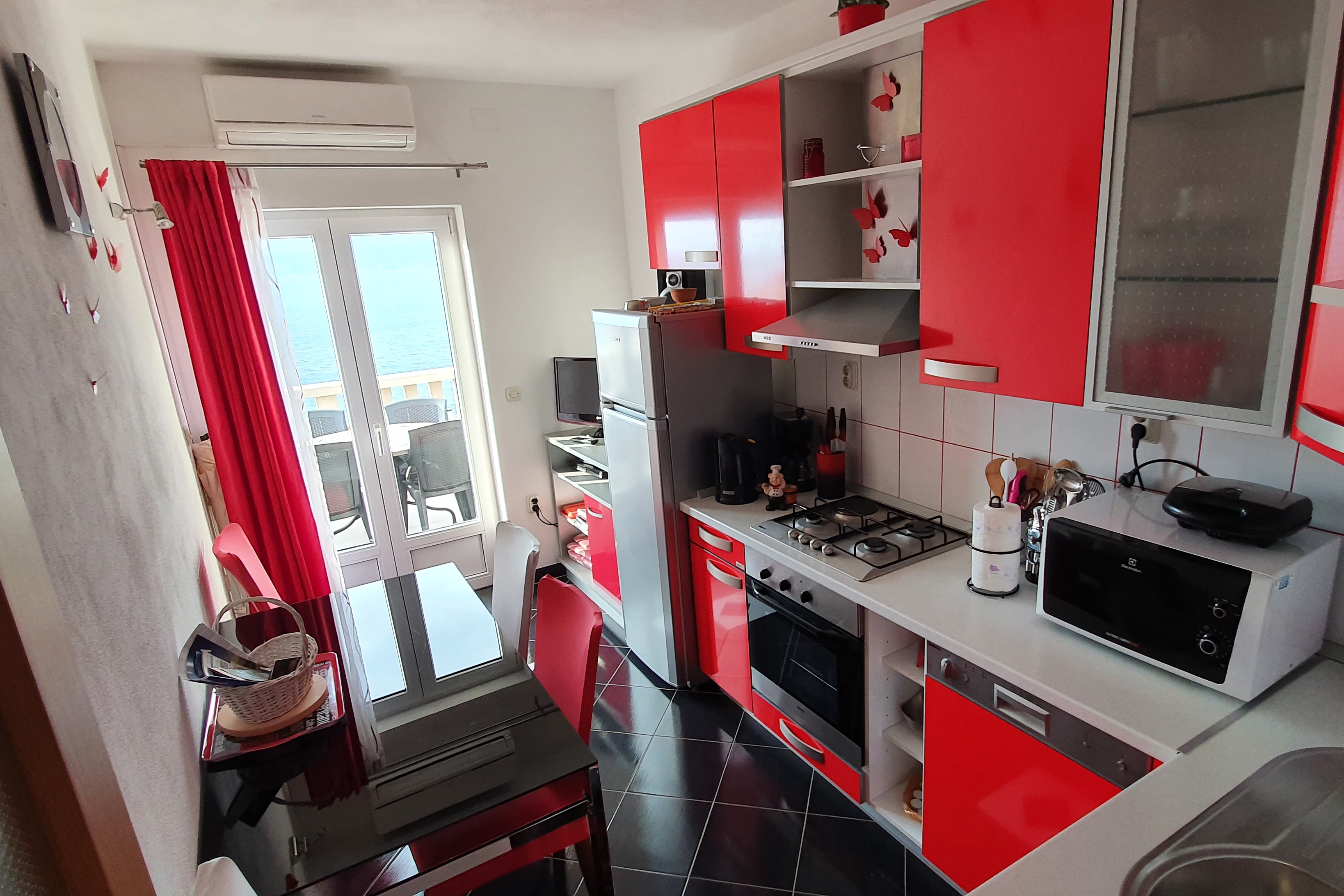 Two bedroom apartment with terrace and sea view Postira, Brač (A-2911-c) Two bedroom apartment with terrace and sea view Postira, Brač (A-2911-c)