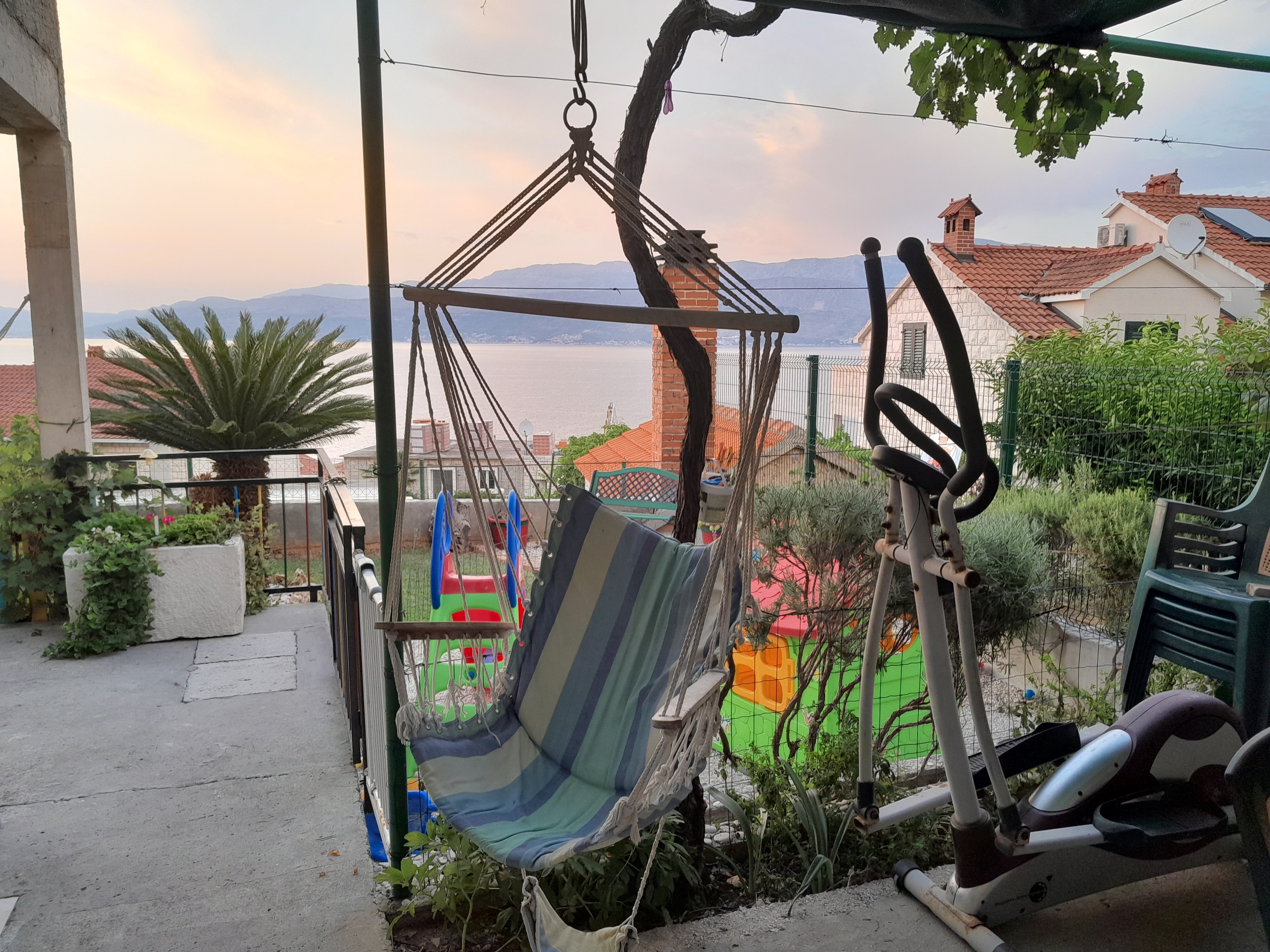 Two bedroom apartment with terrace and sea view Postira, Brač (A-2911-b)