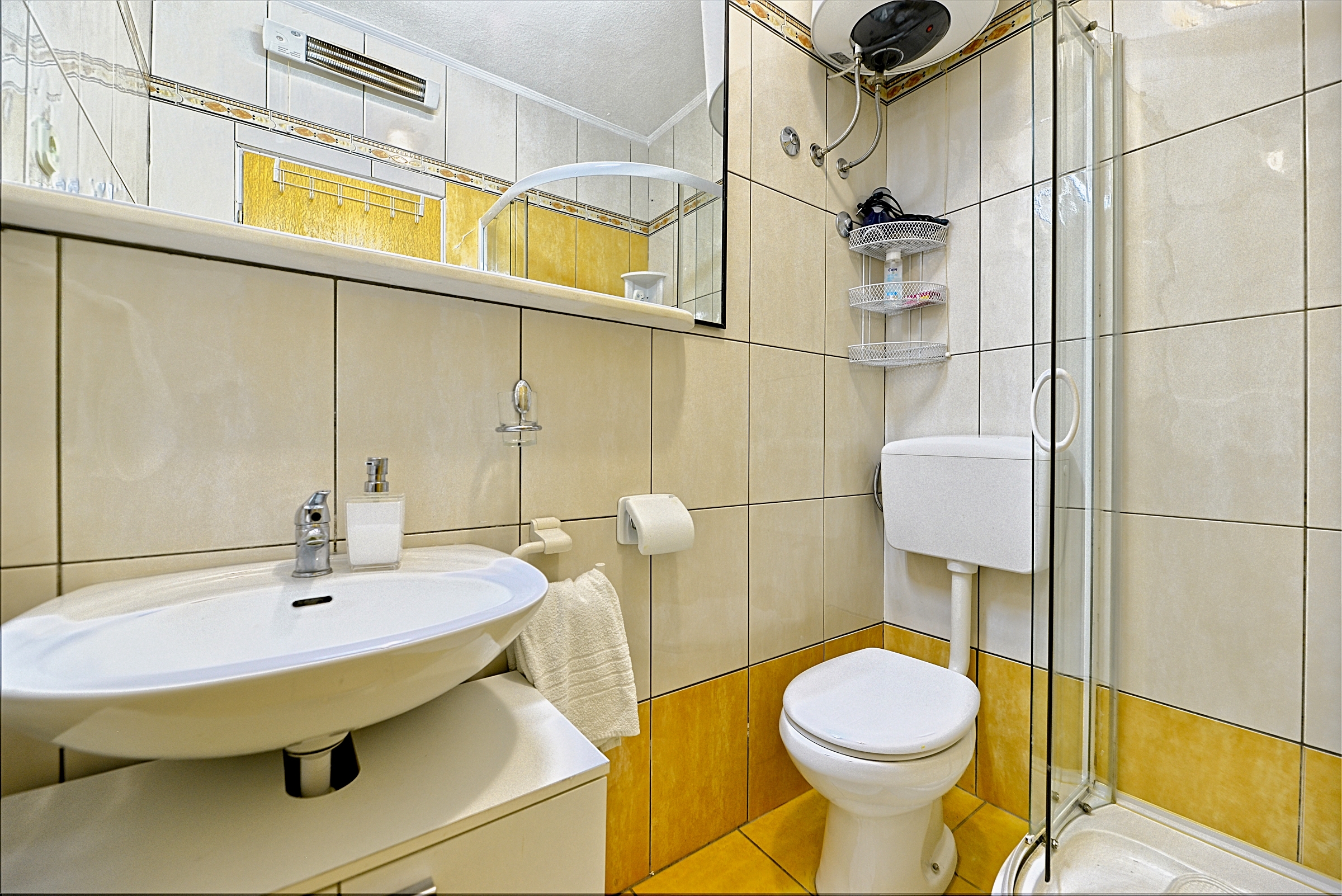 One bedroom apartment with terrace and sea view Postira, Brač  A-b