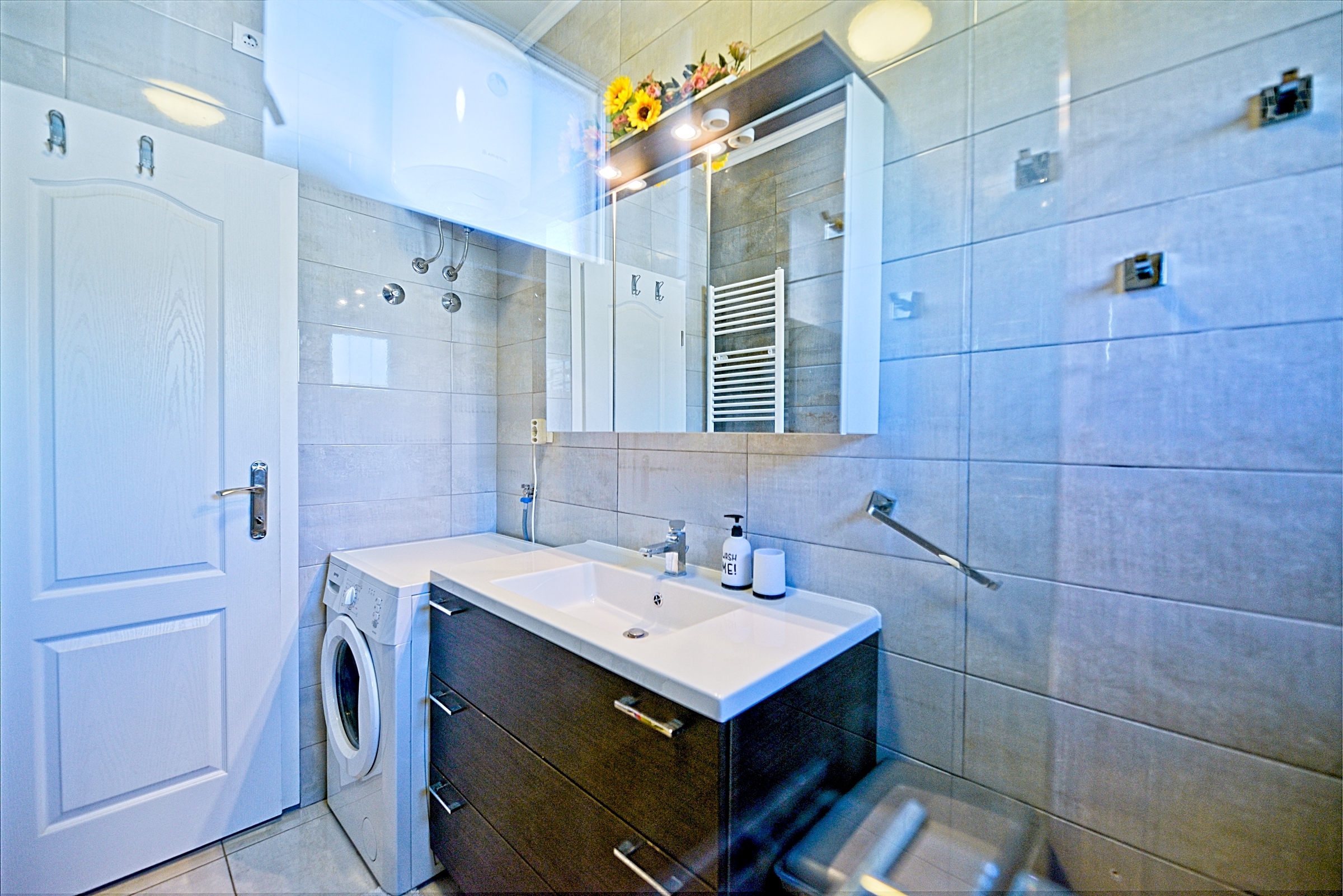 One bedroom apartment with terrace and sea view Postira, Brač  A-c