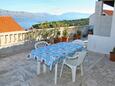 Postira, Terrasse dans l’hébergement en type apartment, avec la vue sur la mer, animaux acceptés et WiFi.