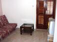 Postira, Sala de estar in the apartment, air condition available, (pet friendly) y WiFi.