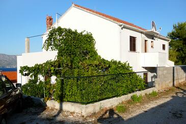 Postira, Brač, Alloggio 2919 - Appartamenti affitto con la spiaggia ghiaiosa.