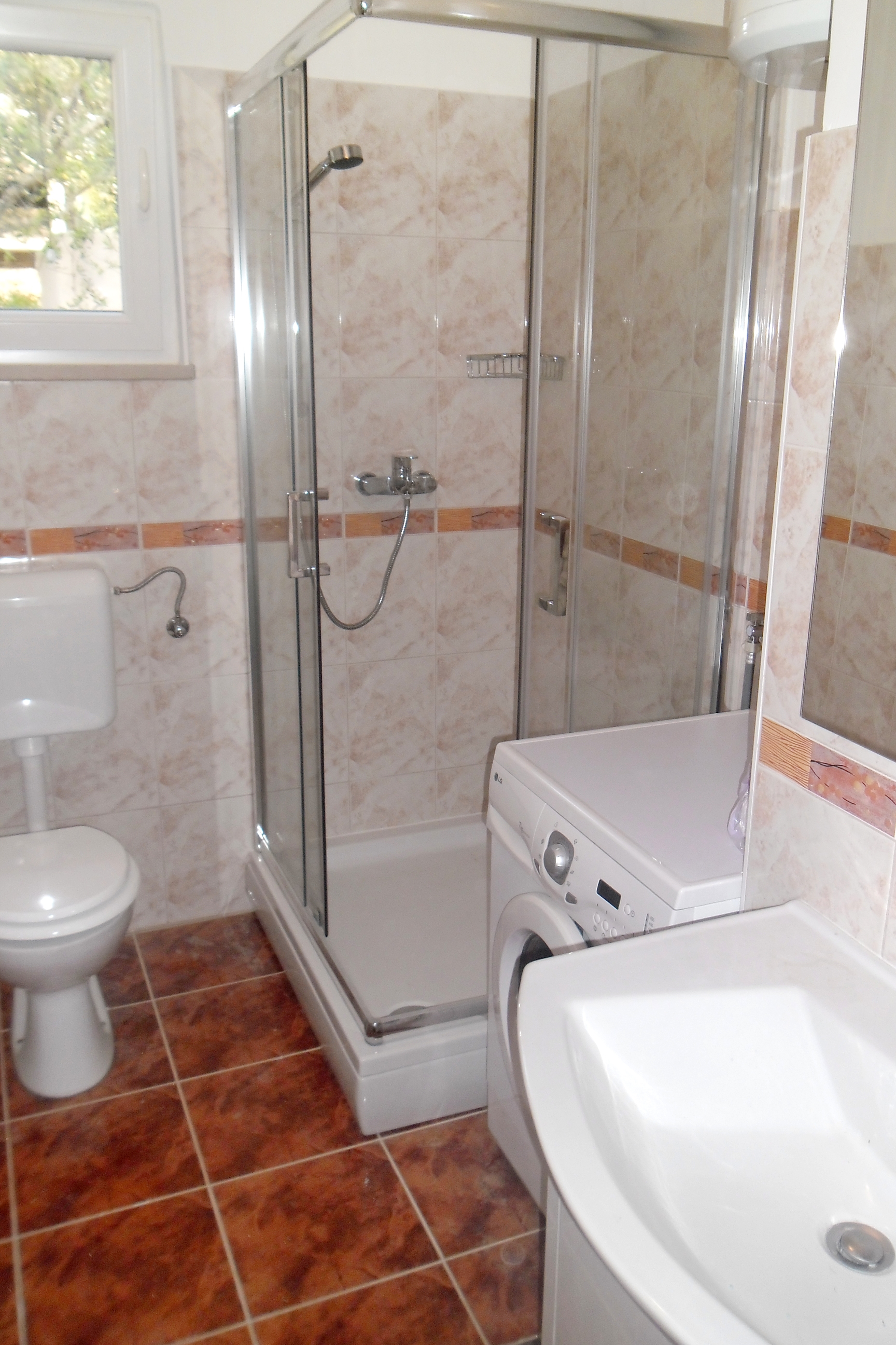 Three bedroom apartment with terrace and sea view Splitska, Brač  A-b
