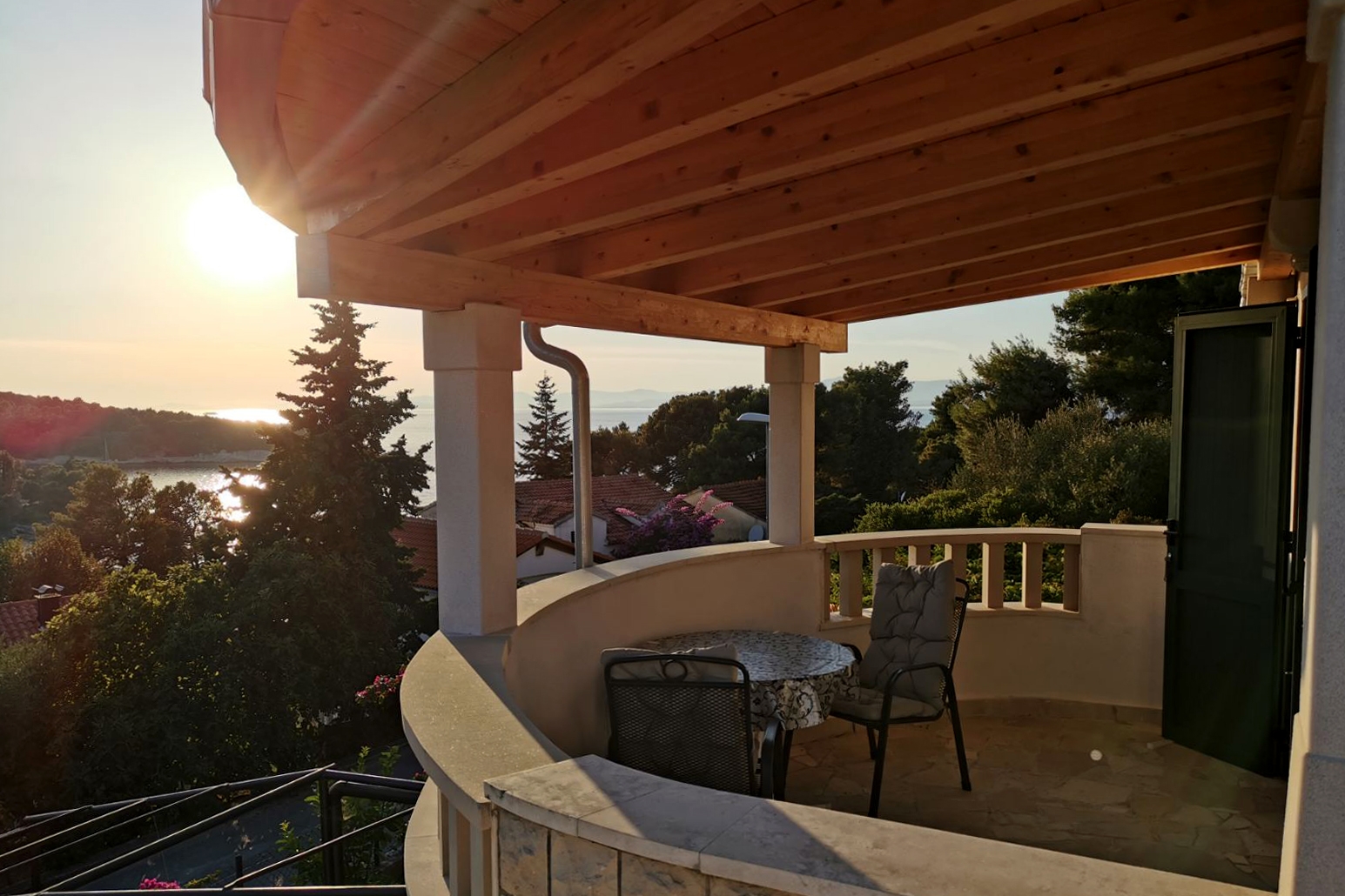Three bedroom apartment with terrace and sea view Splitska, Brač (A-2923-b)