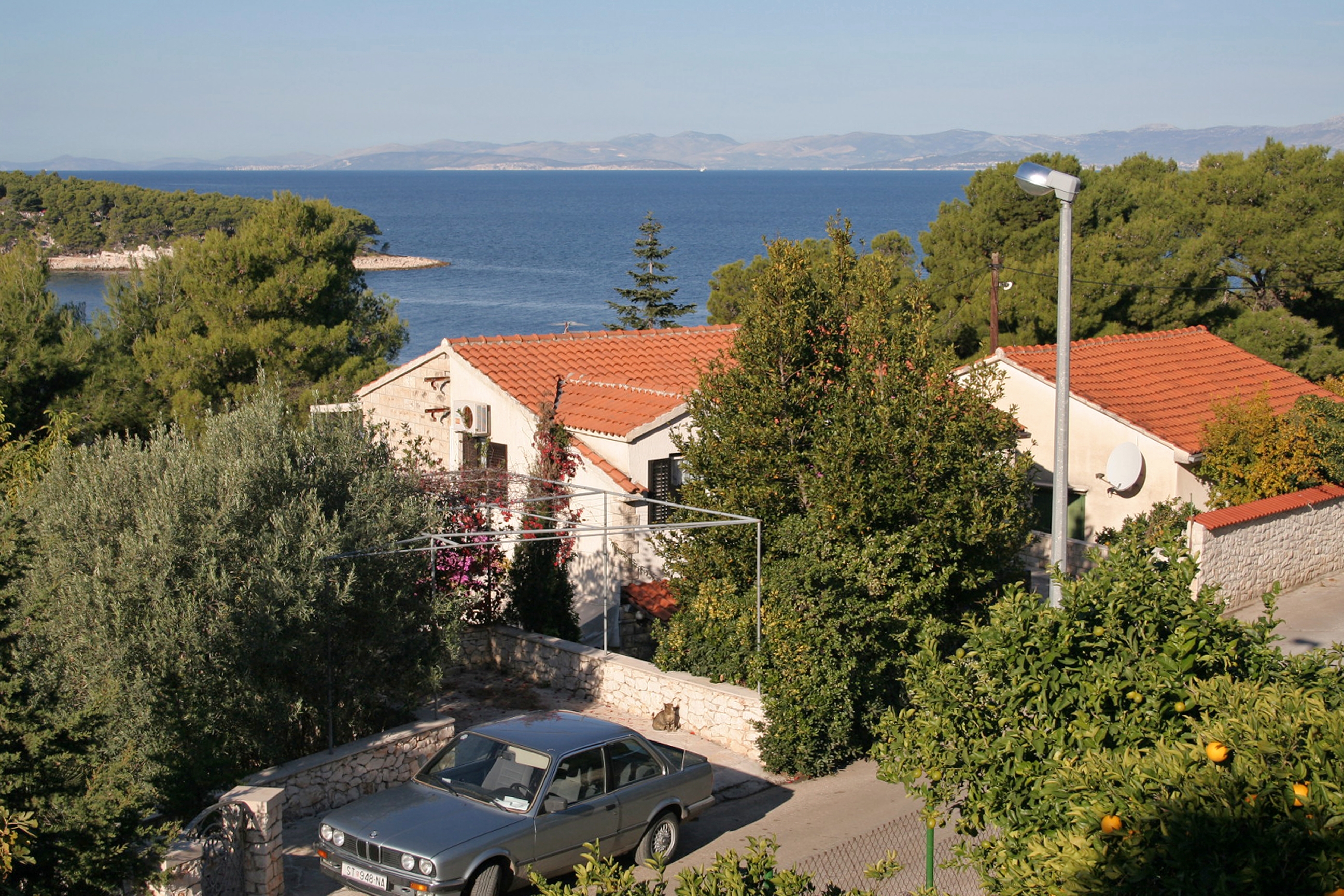 Three bedroom apartment with terrace and sea view Splitska, Brač  A-b
