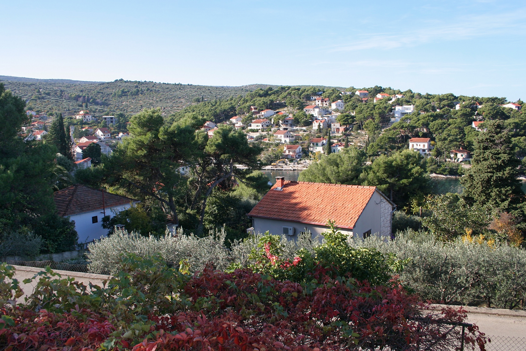 Three bedroom apartment with terrace and sea view Splitska, Brač  A-b