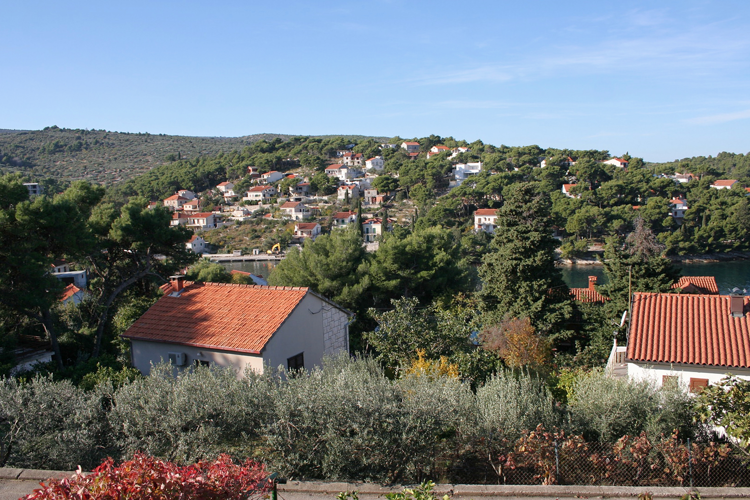 Three bedroom apartment with terrace and sea view Splitska, Brač  A-b