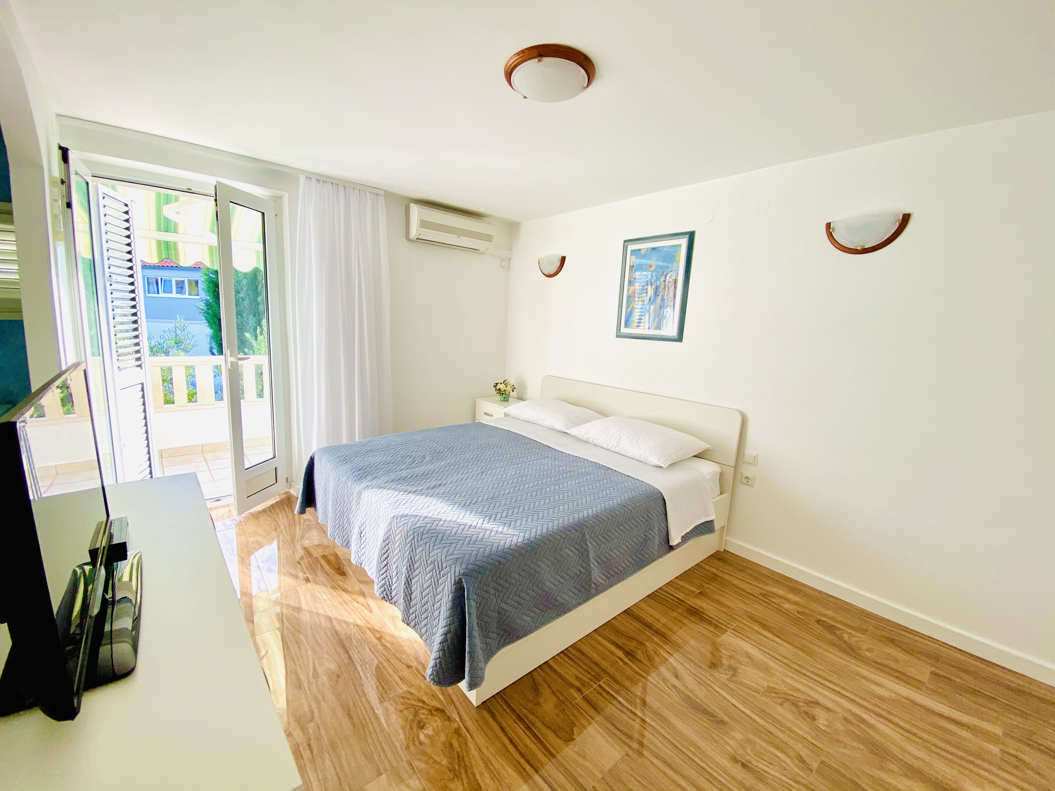 Two bedroom apartment near beach Postira, Brač  A-a