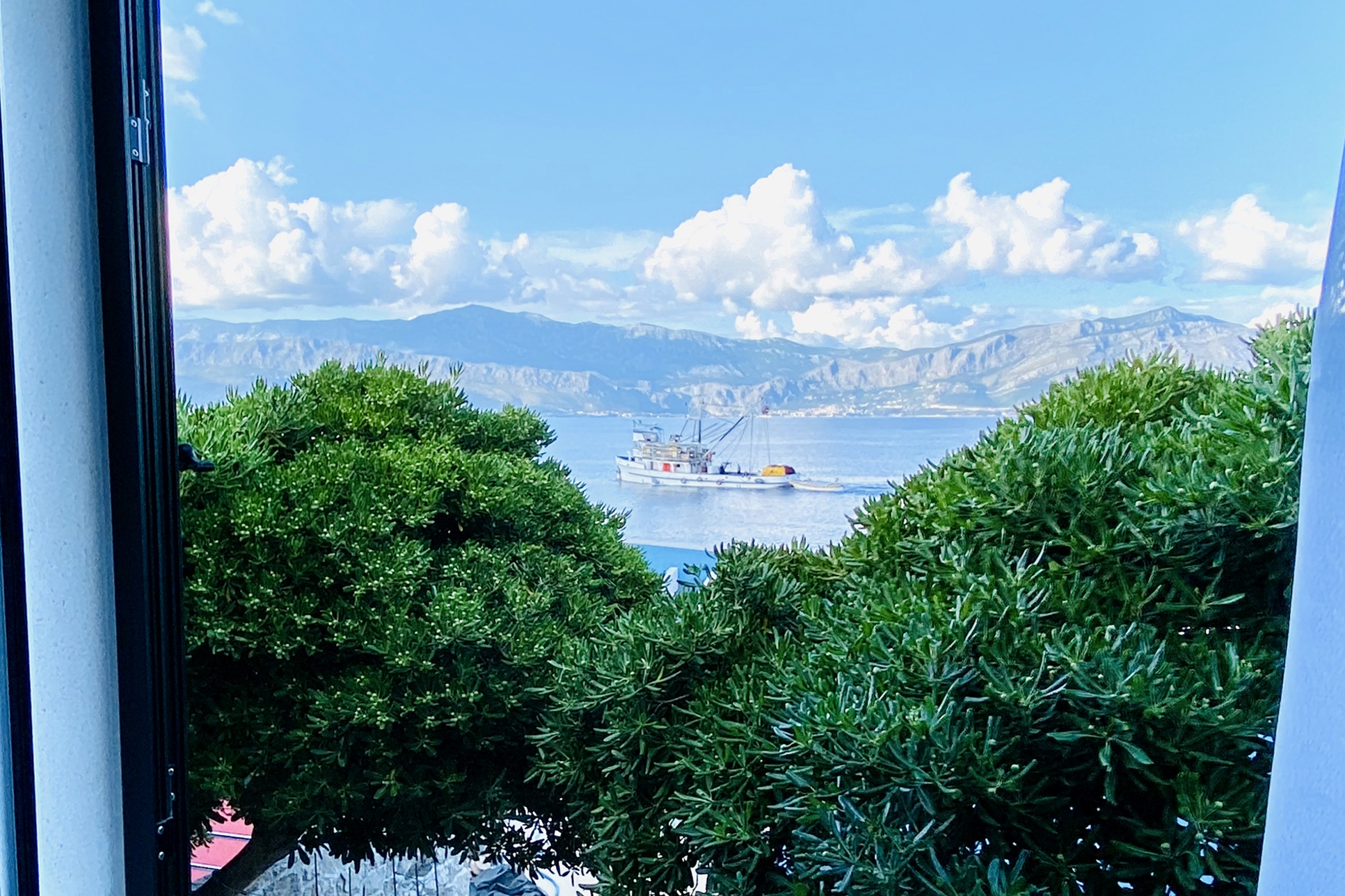 Two bedroom apartment near beach Postira, Brač  A-a
