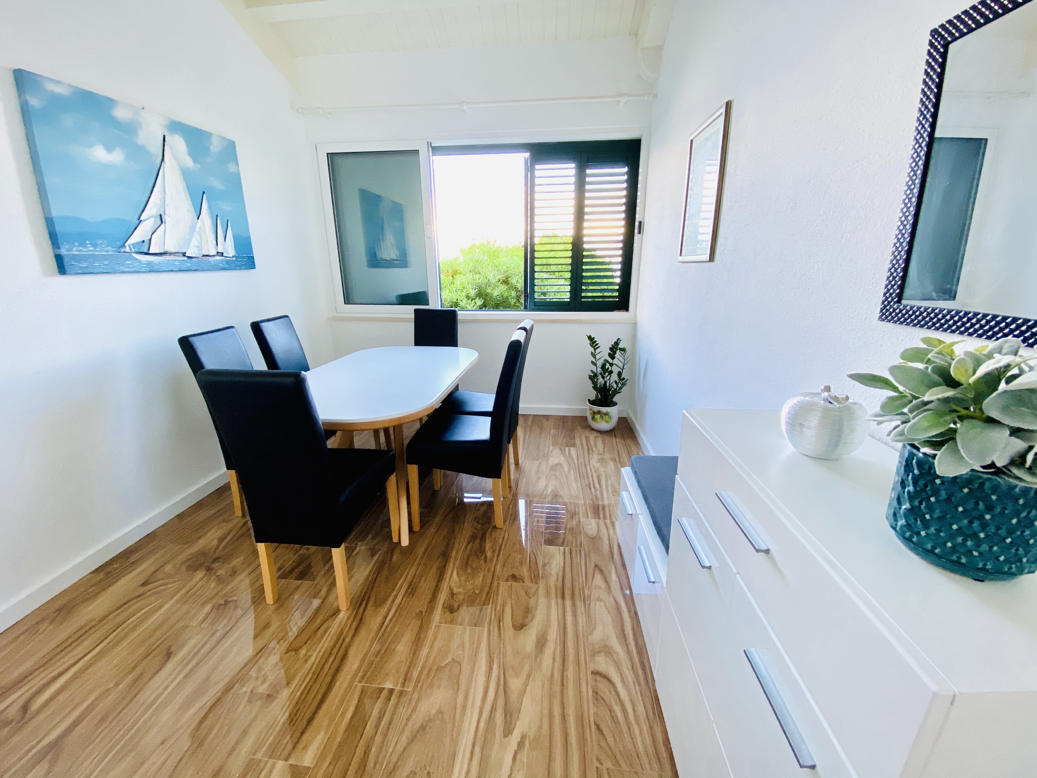 Two bedroom apartment near beach Postira, Brač (A-2928-a) Two bedroom apartment near beach Postira, Brač (A-2928-a)