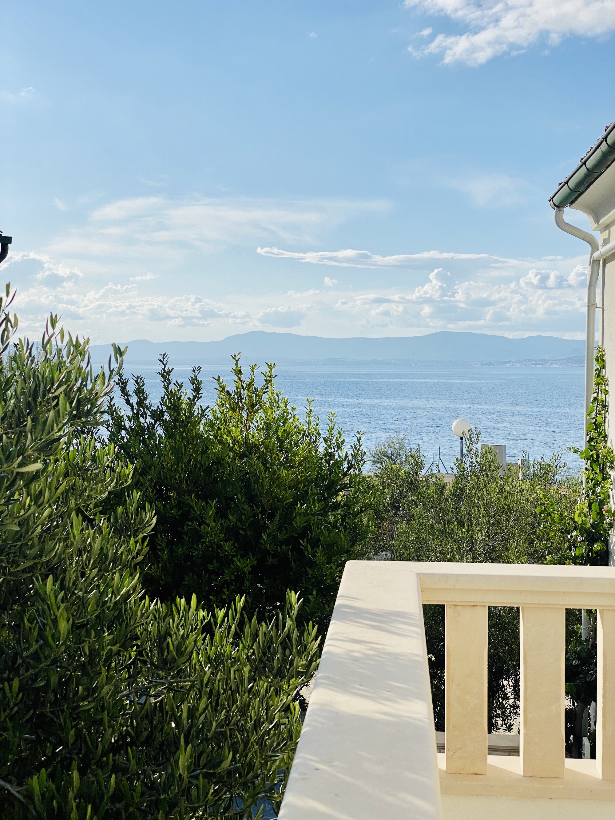 Two bedroom apartment near beach Postira, Brač  A-a
