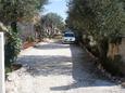 Parking lot Splitska, Brač, Parking lot 2930 - Apartments in Croatia.