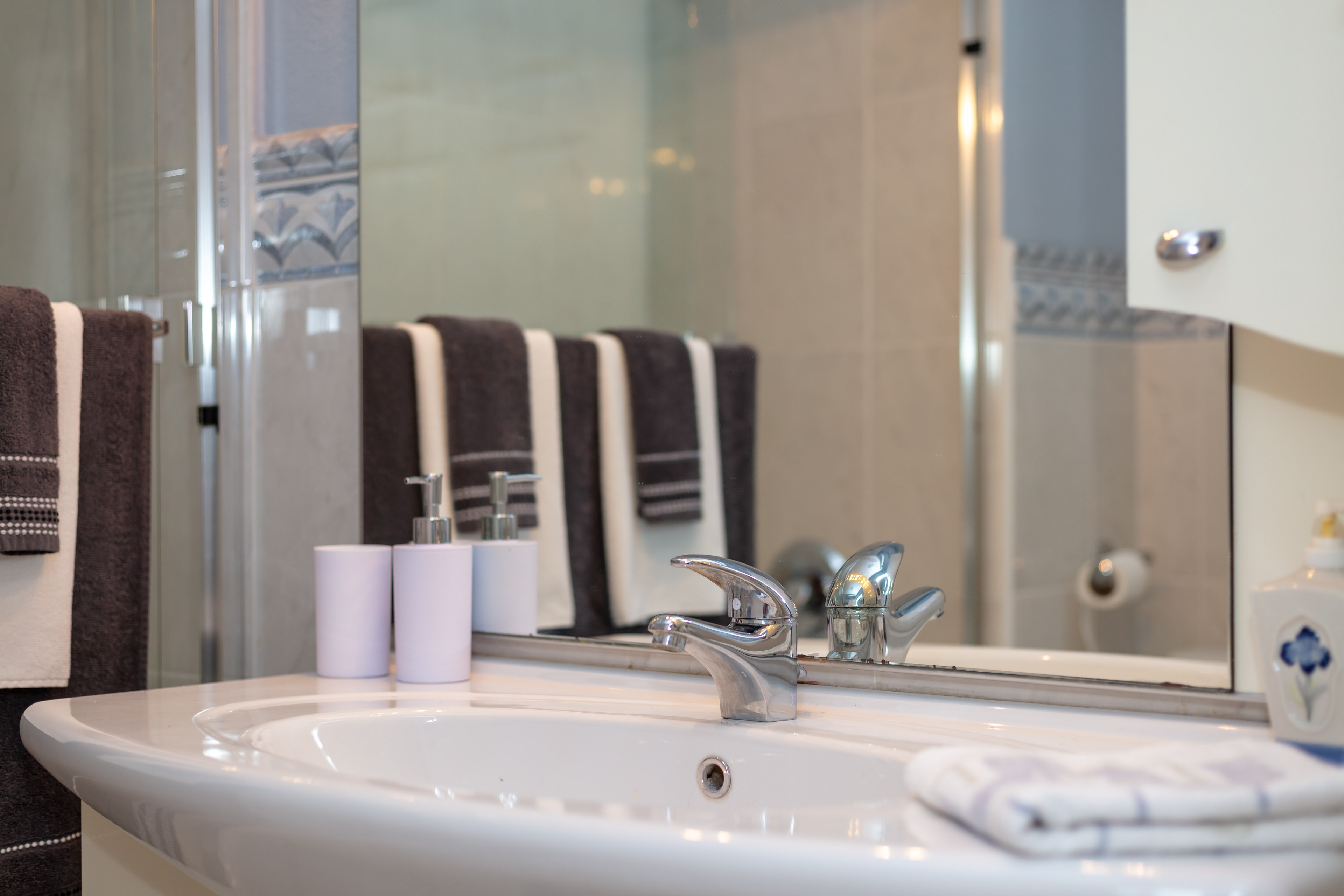 Three bedroom apartment with terrace and sea view Sumartin, Brač  A-d