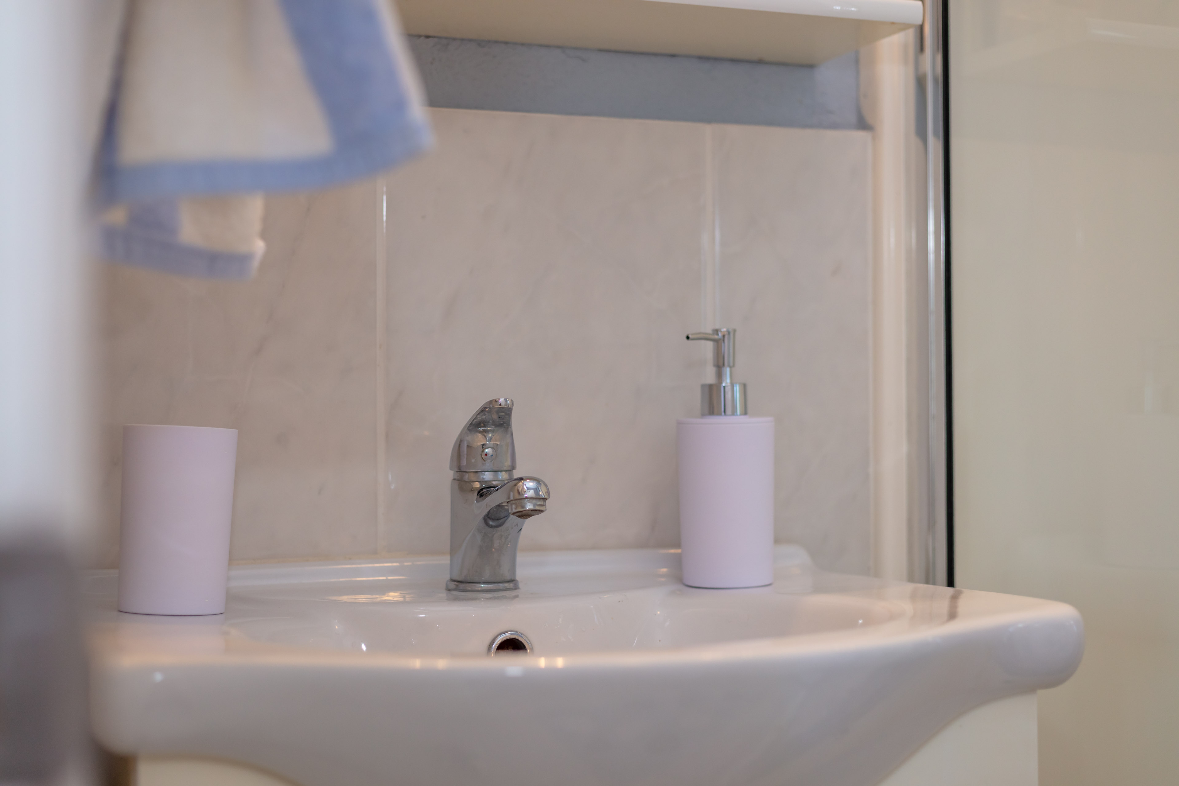Three bedroom apartment with terrace and sea view Sumartin, Brač  A-d