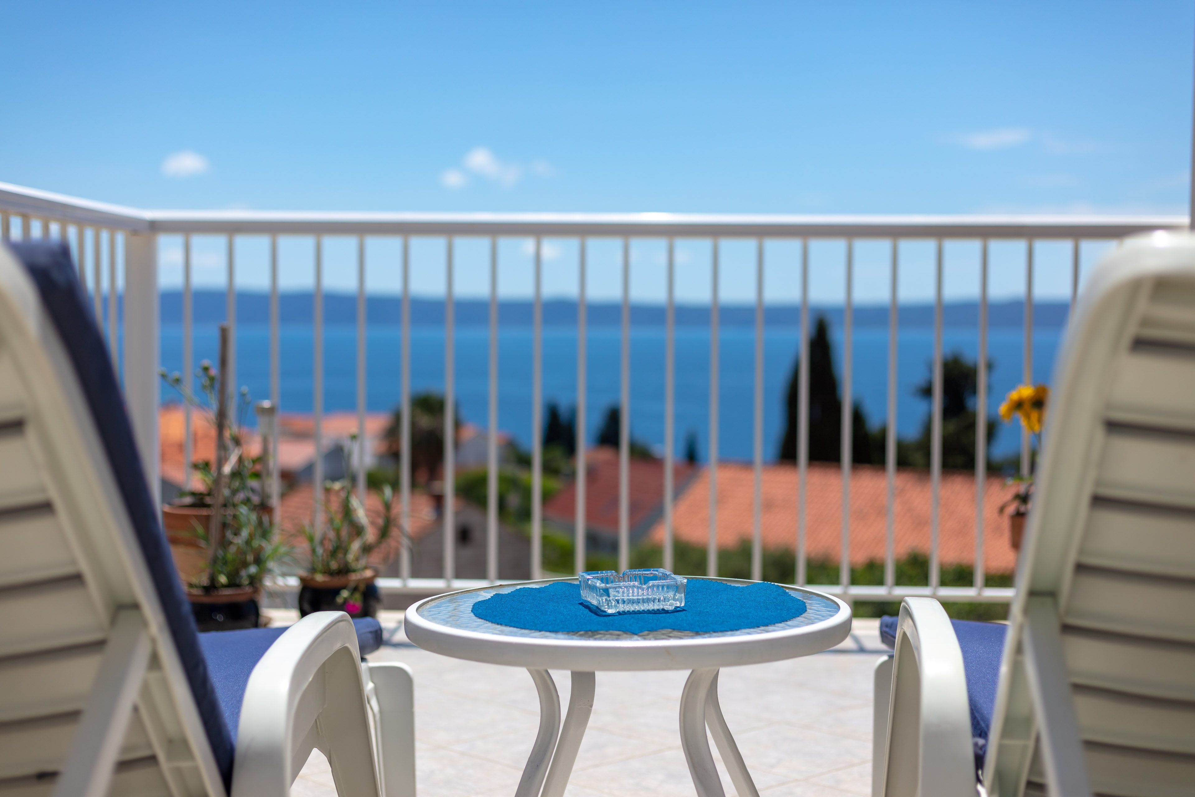 Three bedroom apartment with terrace and sea view Sumartin, Brač  A-d