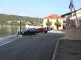 Parking lot Pučišća, Brač, Parking lot 2942 - Apartments near sea with pebble beach.
