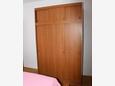 Sutivan, Bedroom in the apartment, WiFi.
