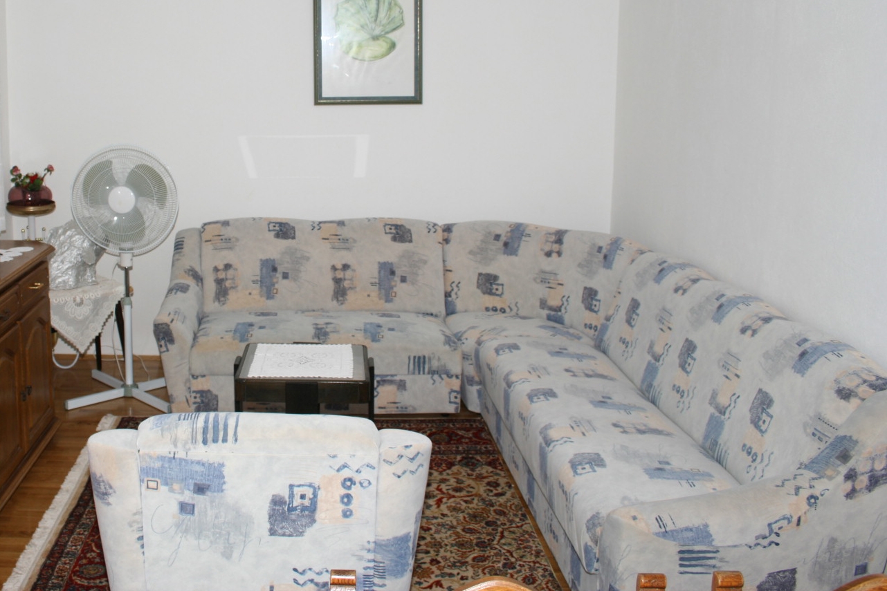 Jednosobni apartman uz plažu Sutivan, Brač  A-a