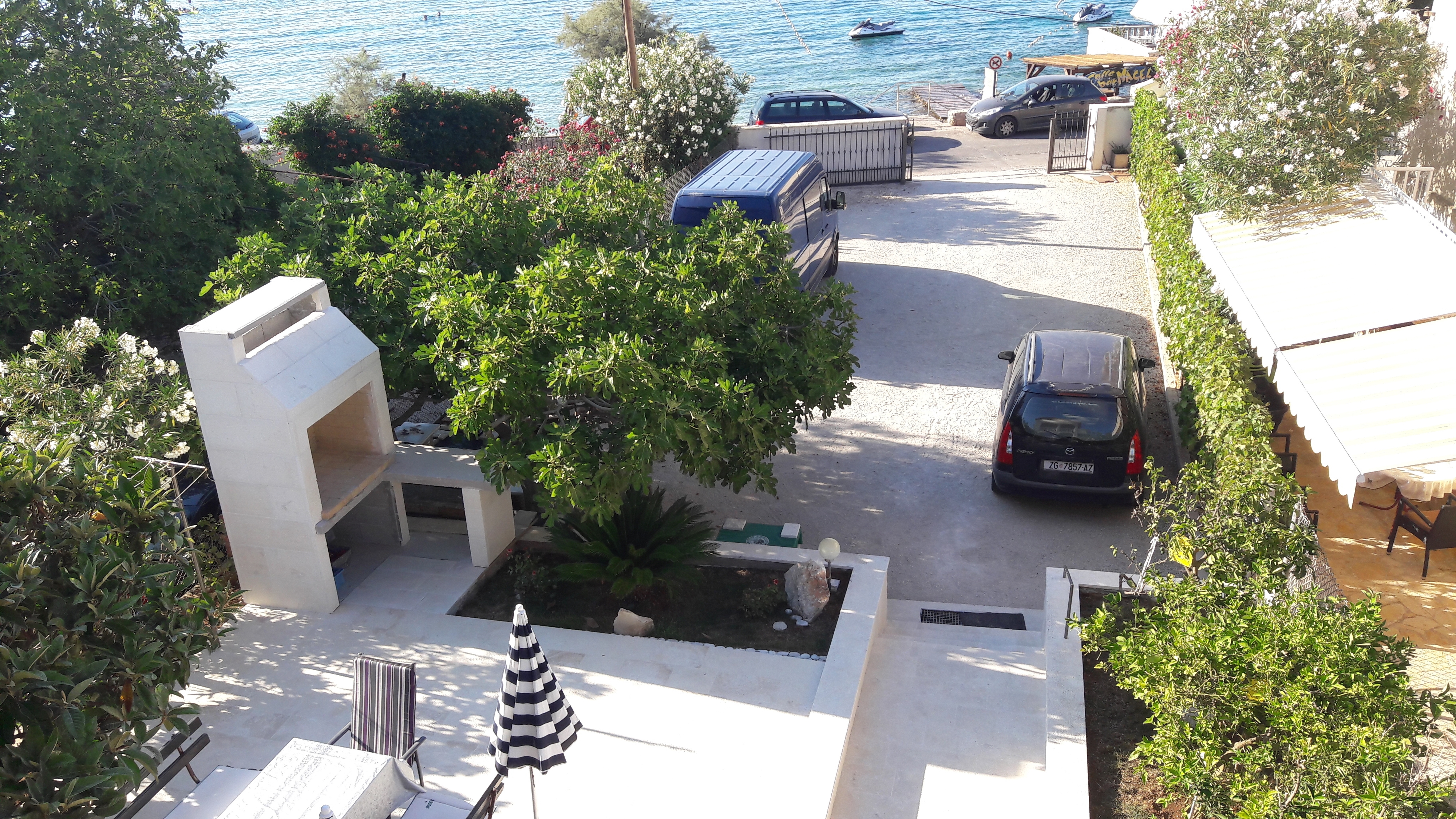 Jednosobni apartman uz plažu Sutivan, Brač  A-a