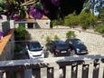 Parkoviště Sutivan, Brač, Parkoviště 2946 - Ubytování v blízkosti moře s oblázkovou pláží.