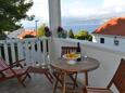 Postira, Terrasse dans l’hébergement en type apartment, avec la vue sur la mer et WiFi.