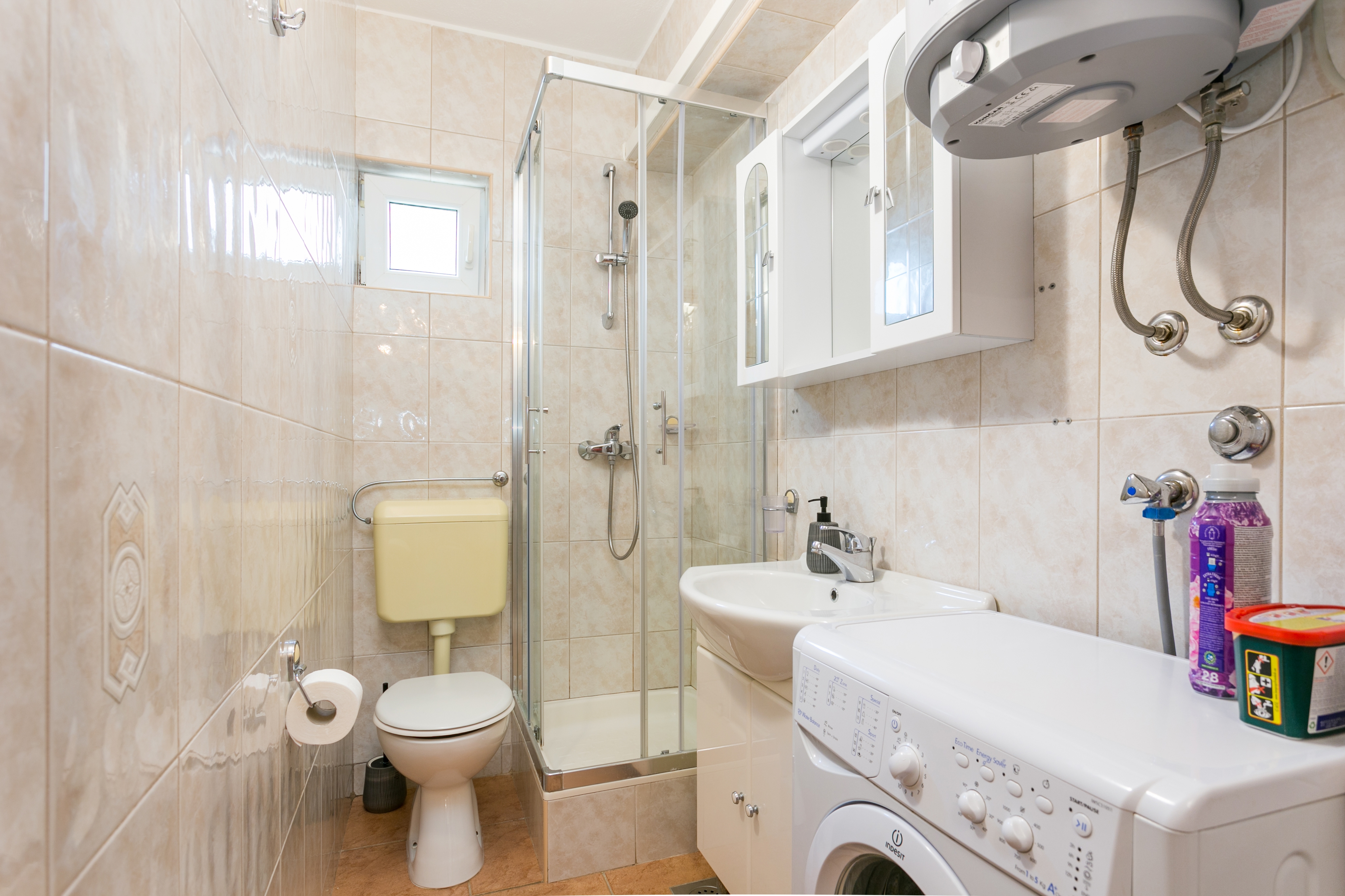 Two bedroom apartment with terrace and sea view Postira, Brač  A-b