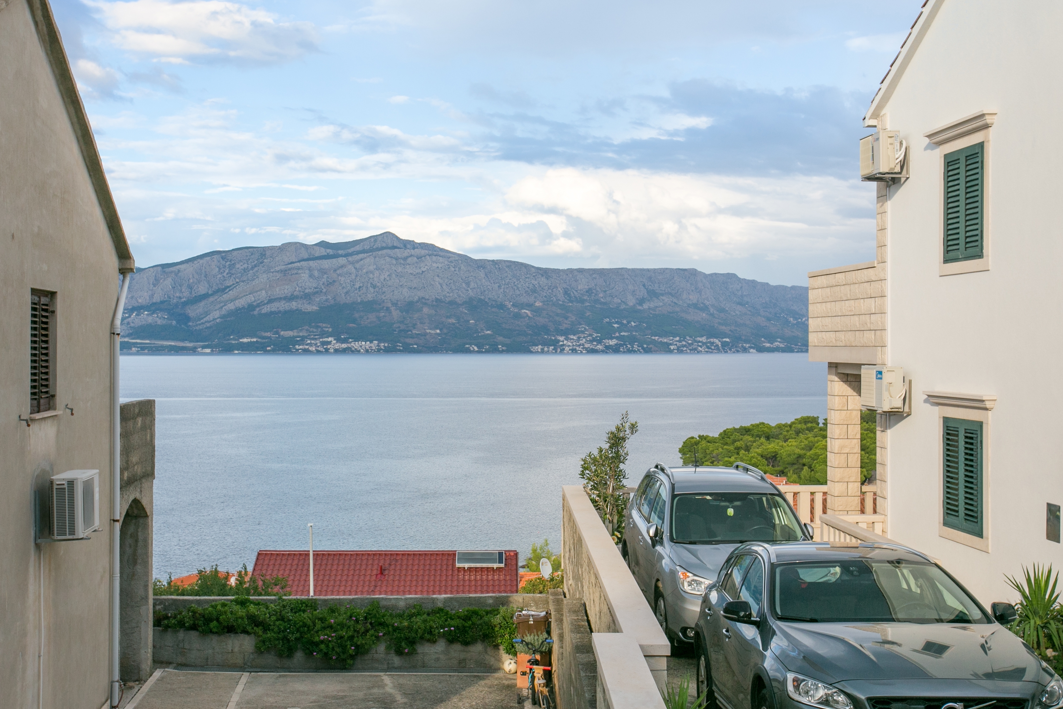 Two bedroom apartment with terrace and sea view Postira, Brač  A-b