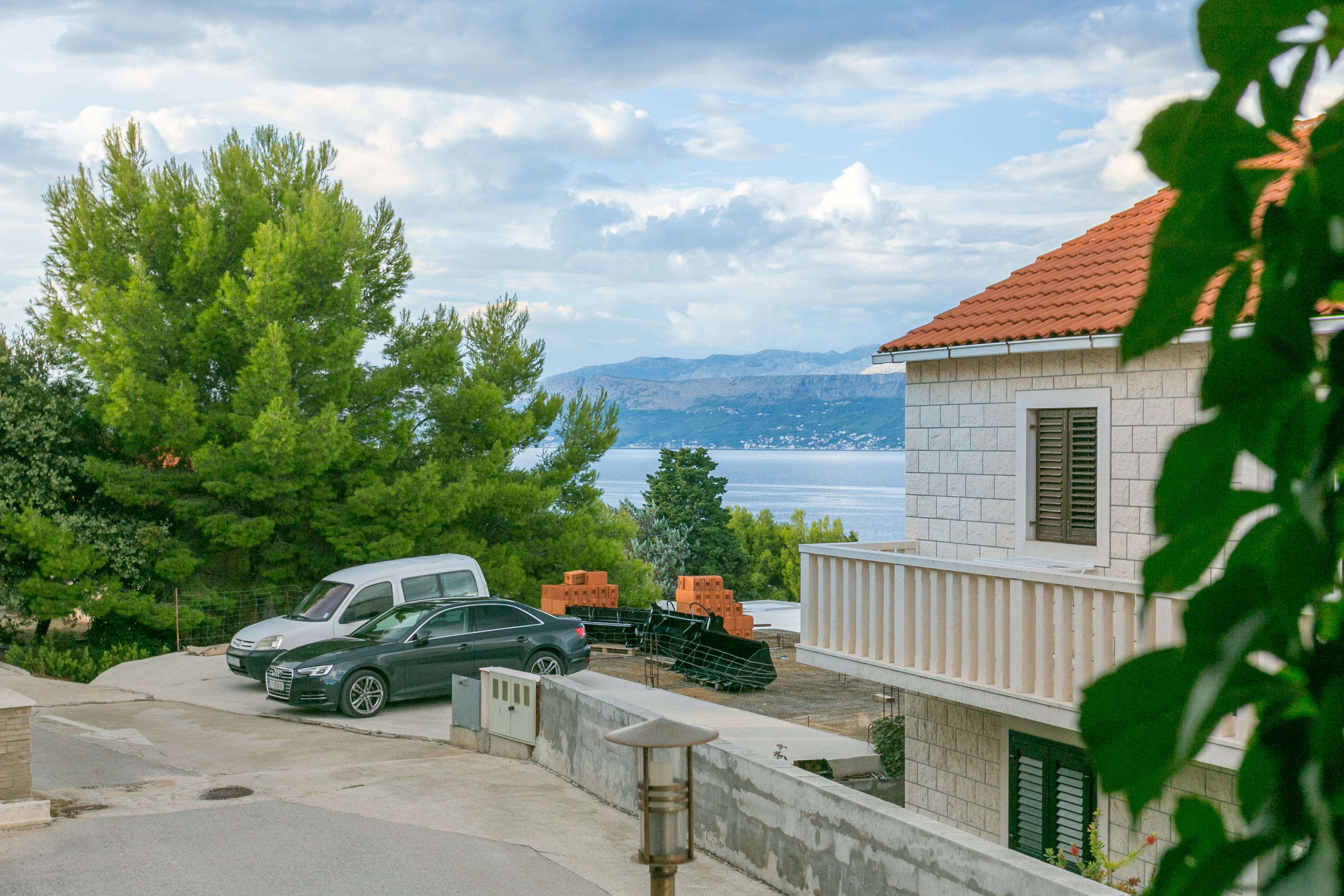 Two bedroom apartment with terrace and sea view Postira, Brač  A-b