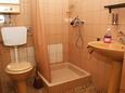 Ванная комната Sumartin, Ванная комната в размещении типа studio-apartment, Домашние животные допускаются и WiFi.