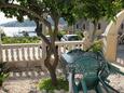 Sumartin, Terrace in the studio-apartment, with a sea view, (pet friendly) and WiFi.