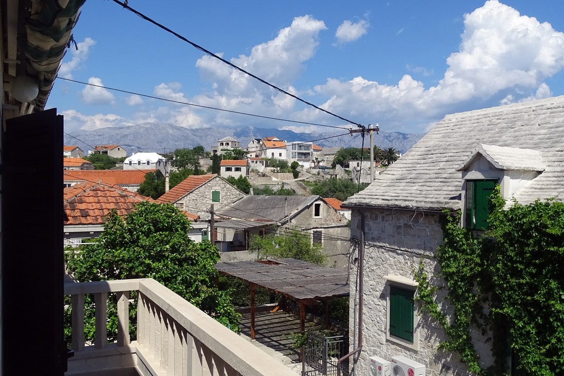 Two bedroom apartment with terrace and sea view Sumartin, Brač  A-a