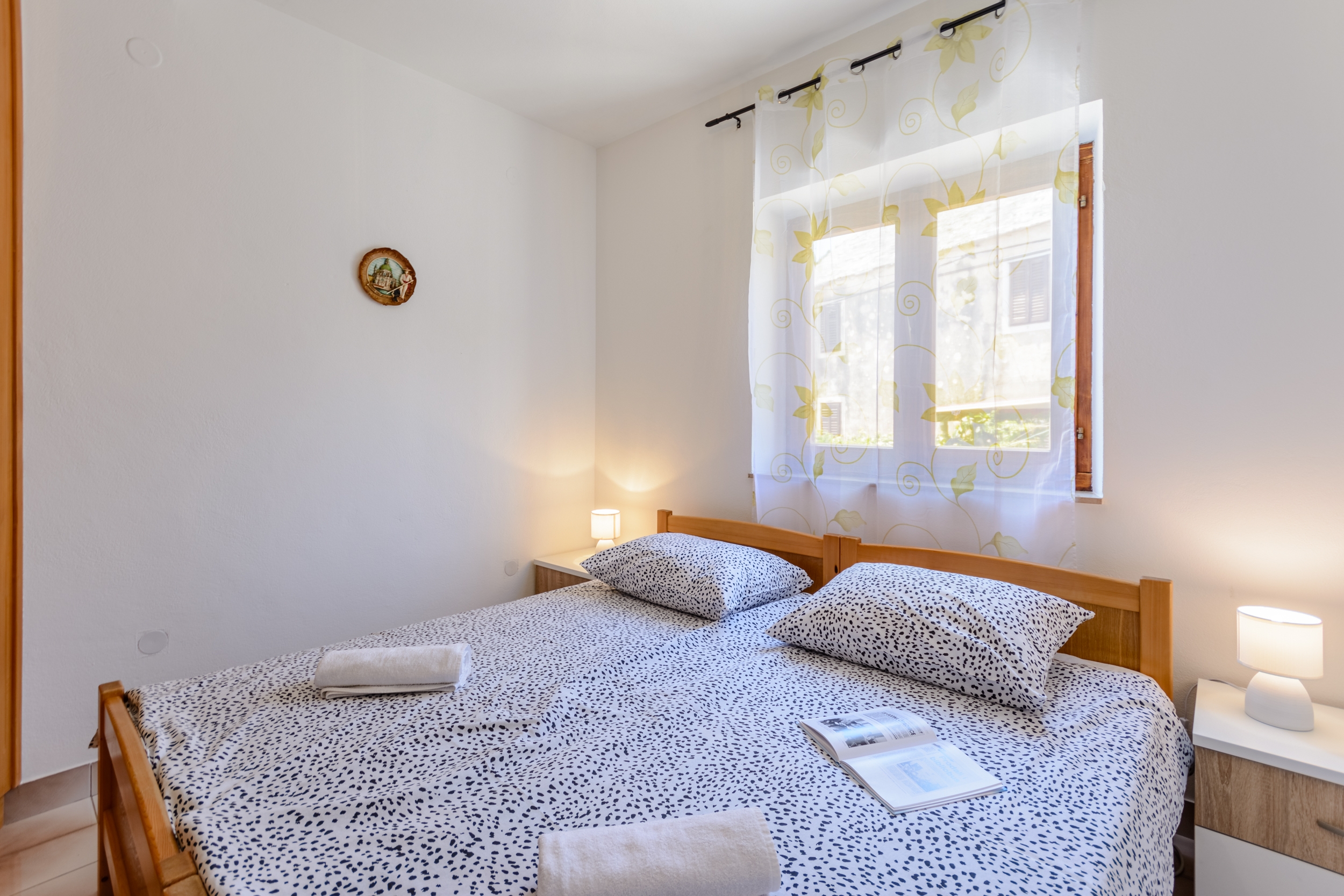 One bedroom apartment with air-conditioning Sumartin, Brač (A-2952-a)