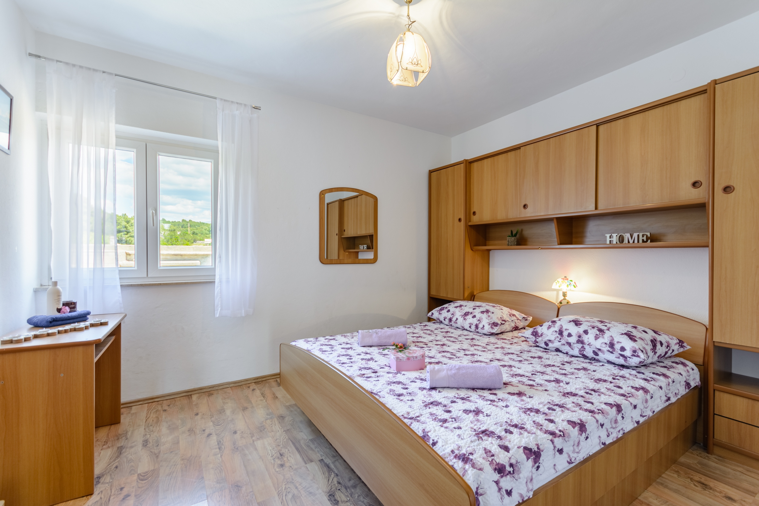 Two bedroom apartment with air-conditioning Sumartin, Brač (A-2952-b)
