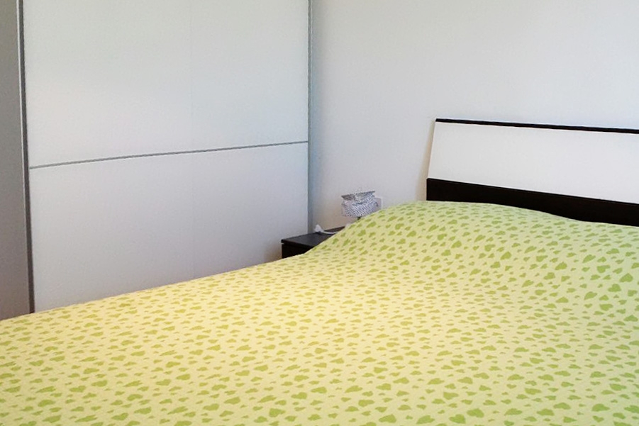 Three bedroom apartment with terrace and sea view Supetar, Brač  A-a