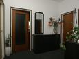 Chodba Supetar, Chodba v ubytování typu apartment, domácí mazlíčci povoleni a WiFi.