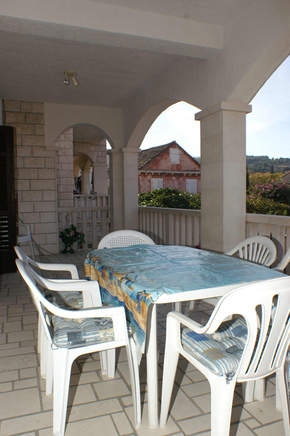 Three bedroom apartment with terrace and sea view Supetar, Brač  A-a