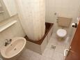 Salle de bain Milna, Salle de bain dans l’hébergement en type apartment, animaux acceptés et WiFi.