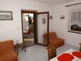Milna, Salon dans l’hébergement en type apartment, climatisation disponible, animaux acceptés et WiFi.
