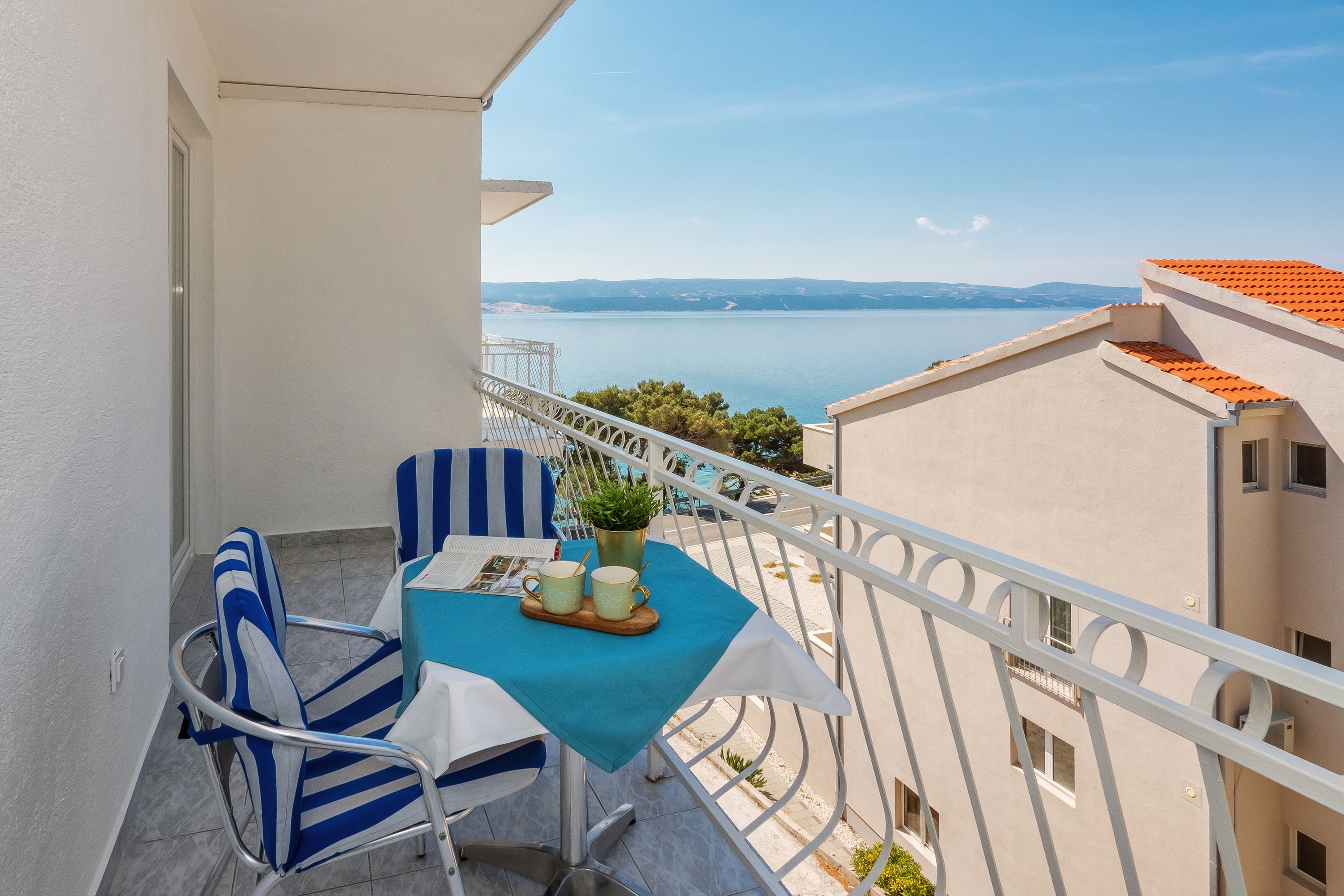 One bedroom apartment with balcony and sea view Lokva Rogoznica, Omiš  A-b