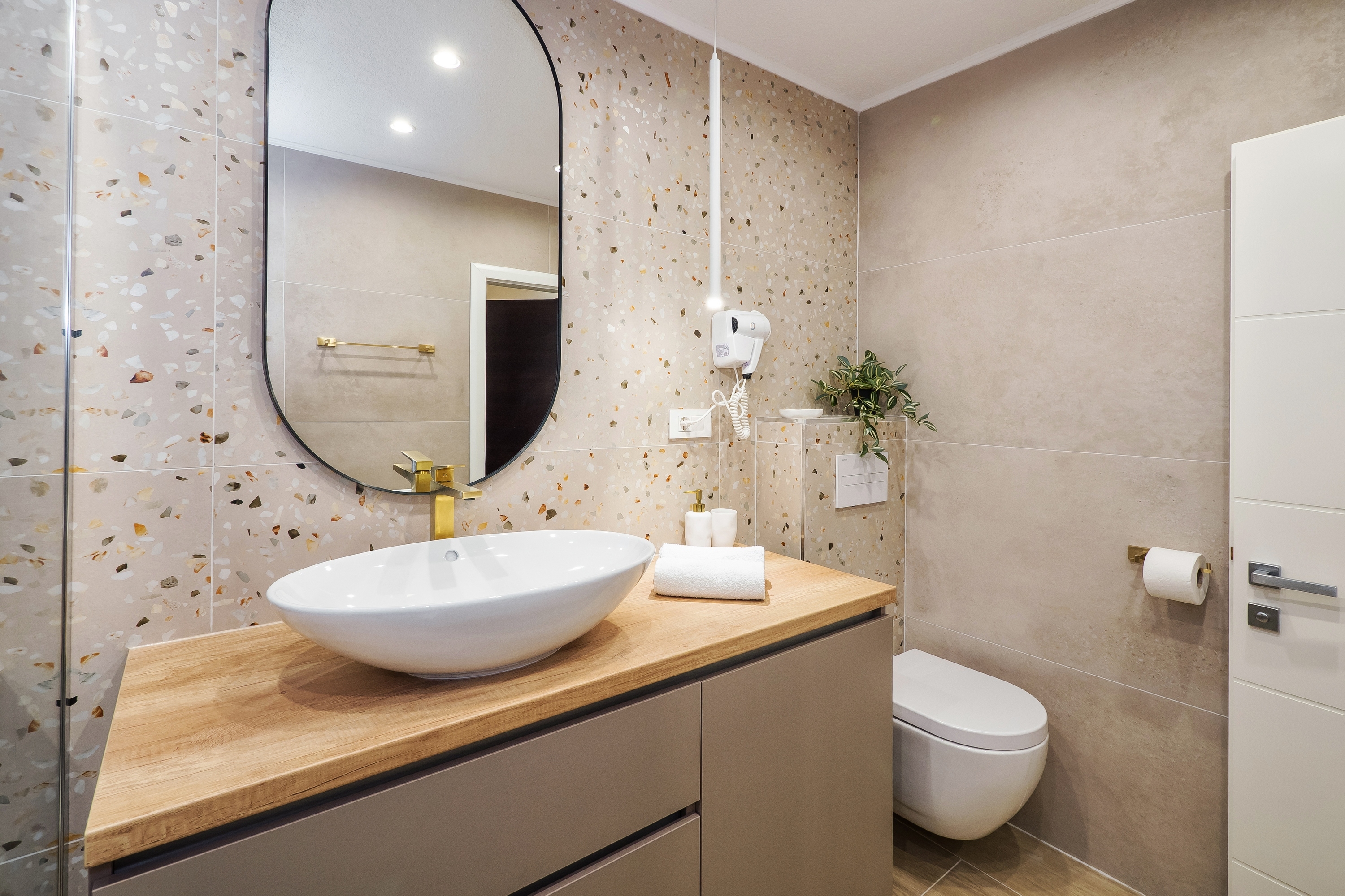 One bedroom apartment with balcony and sea view Lokva Rogoznica, Omiš  A-b
