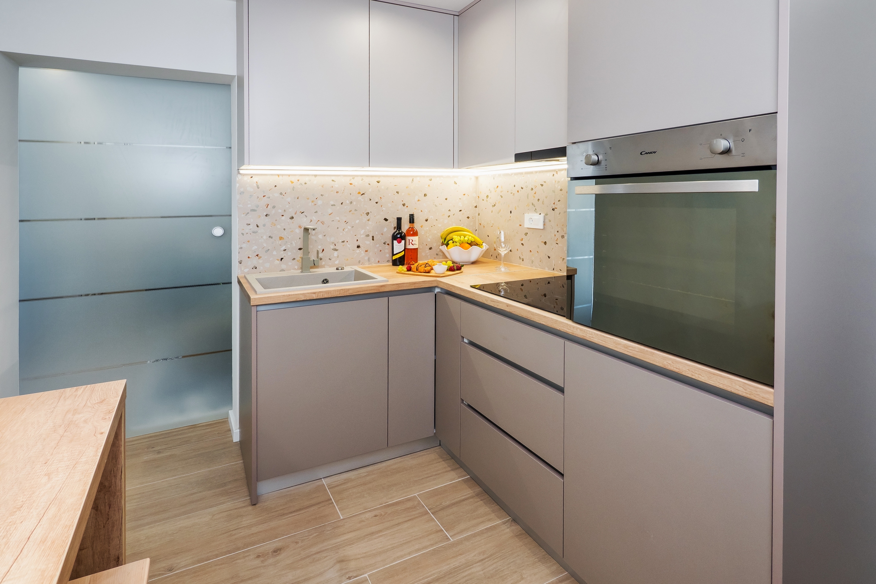One bedroom apartment with balcony and sea view Lokva Rogoznica, Omiš  A-b
