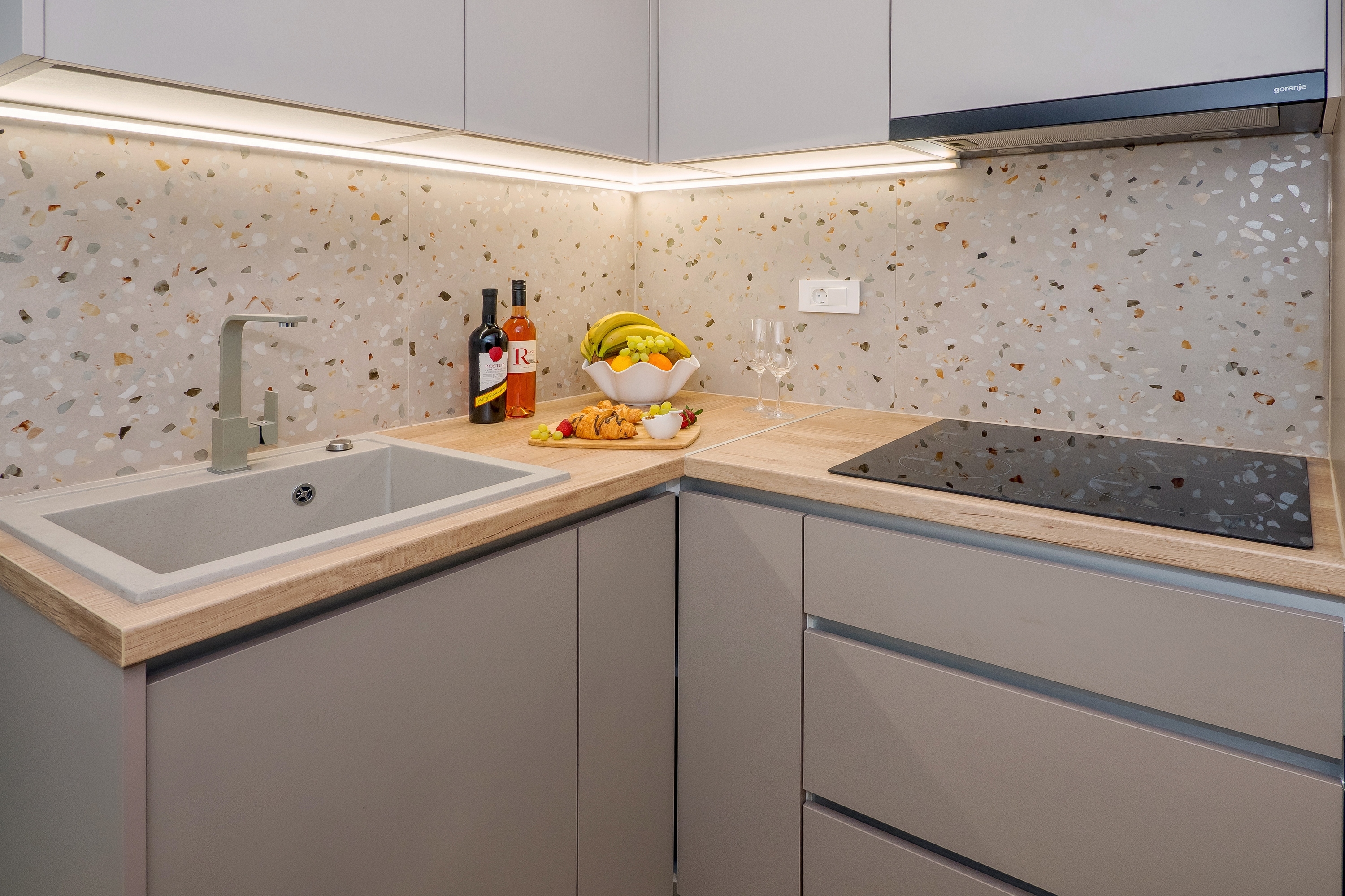 One bedroom apartment with balcony and sea view Lokva Rogoznica, Omiš  A-b