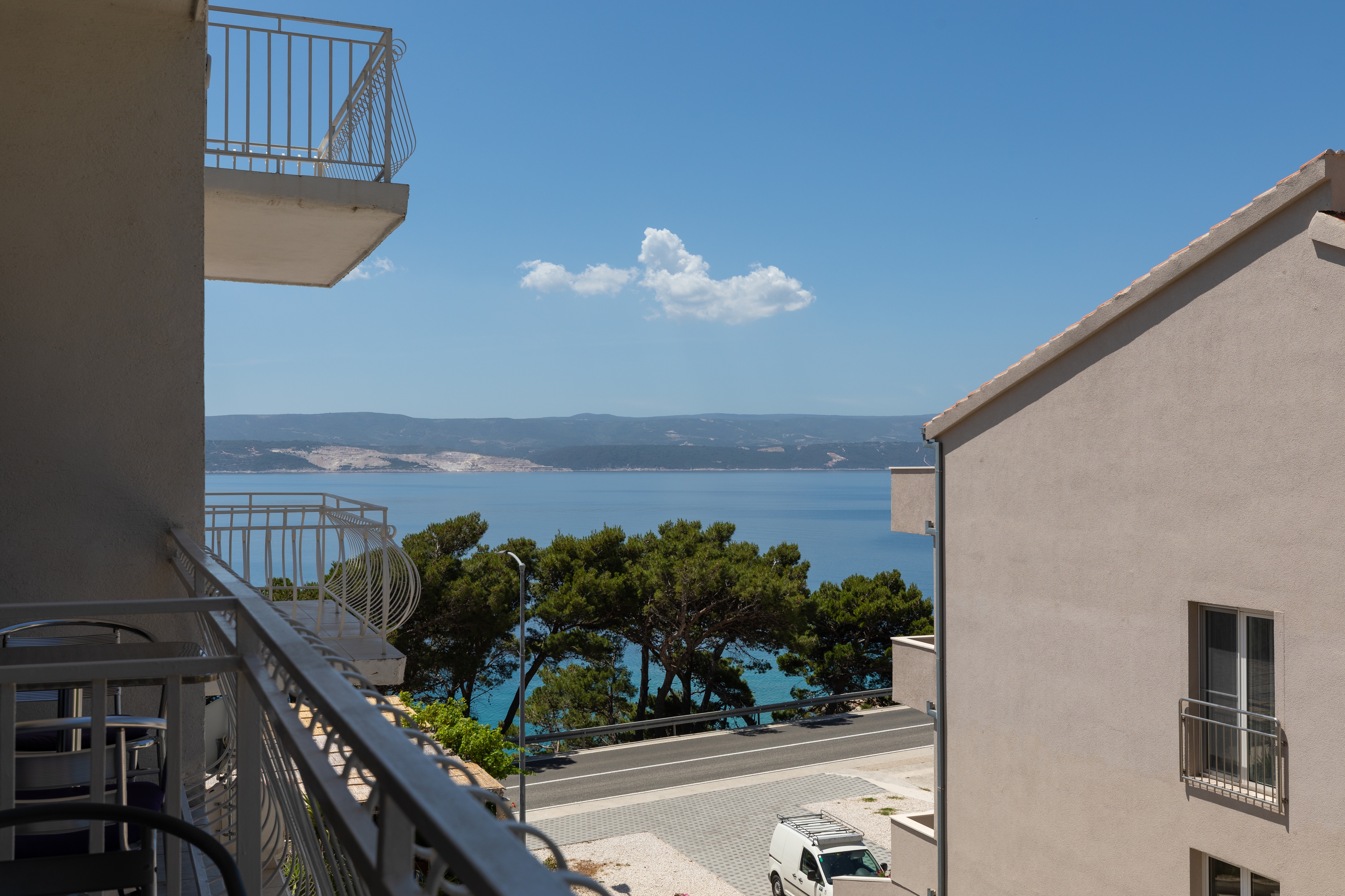 One bedroom apartment with balcony and sea view Lokva Rogoznica, Omiš  A-d